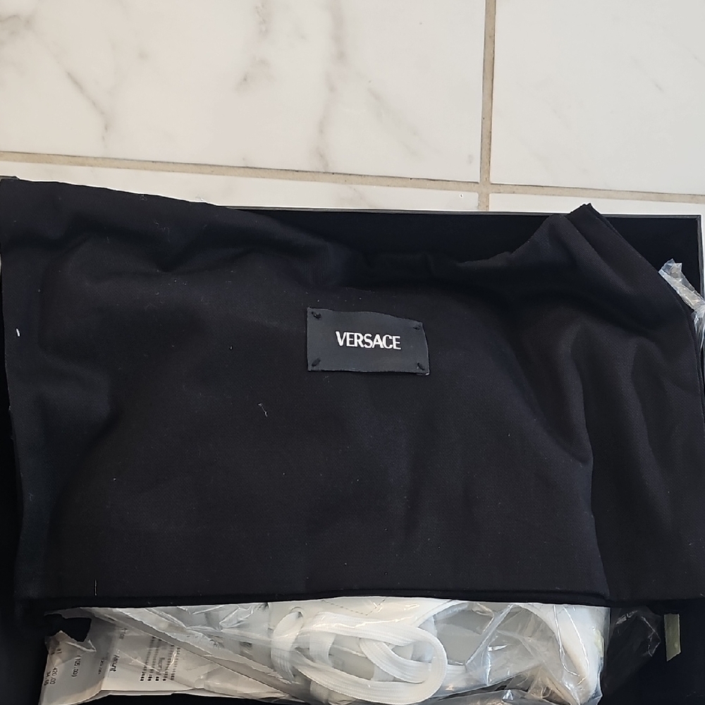 Versace Black Box - Picture 2 of 11